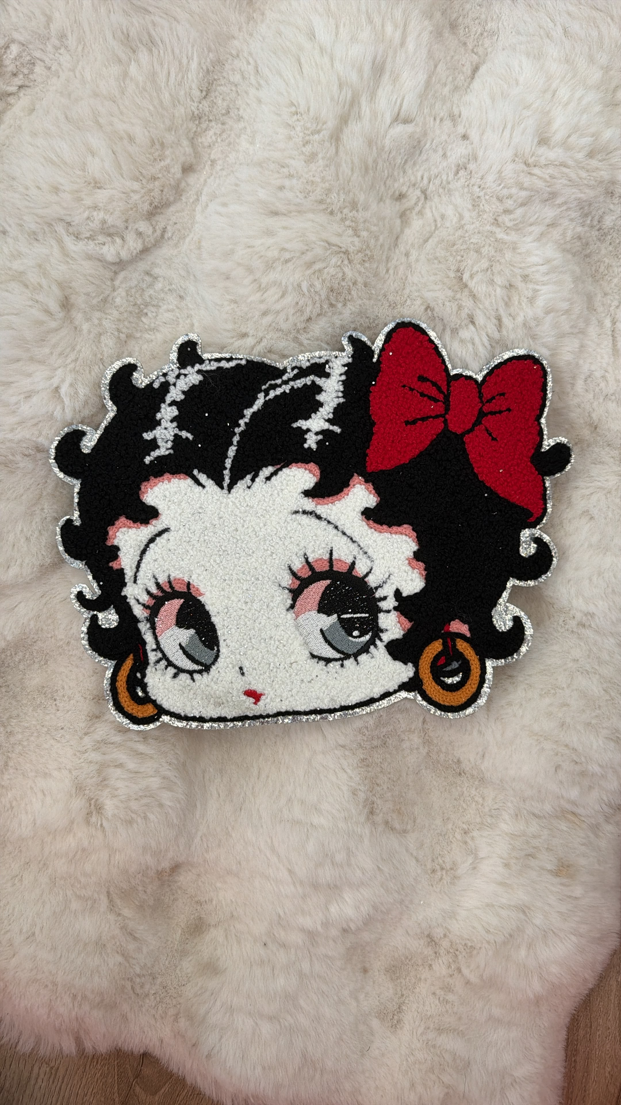 VINTAGE GLAM GIRL